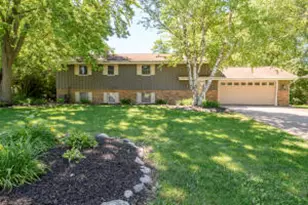 705 Fox Knoll Dr, Racine, WI 53185 - Photo 1