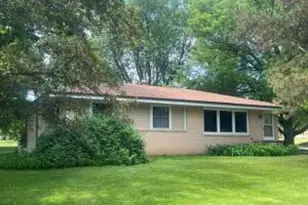 N51W16041 Fair Oak Pkwy, Menomonee Falls, WI 53051 - Photo 1