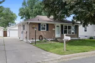 2216 30th St, La Crosse, WI 54601 - Photo 1