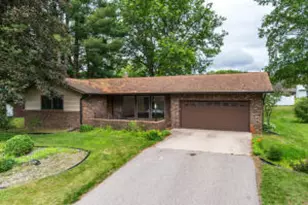 1578 Young Dr, Onalaska, WI 54650 - Photo 1