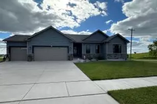 800 Linda Ln, Watertown, WI 53094 - Photo 1