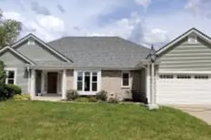 562 W Red Pine Cir, Dousman, WI 53118 - Photo 1