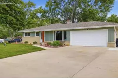 11610 W Sunnybrook Rd, Franklin, WI 53132 - Photo 1
