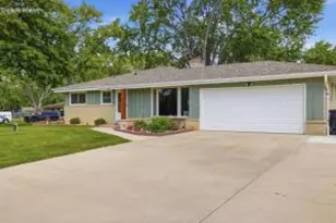 11610 W Sunnybrook Rd, Franklin, WI 53132 - Photo 1