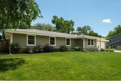 W56N850 N Meadow Ct, Cedarburg, WI 53012 - Photo 1