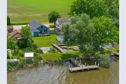 5660 W Reighmoor Rd, Omro, WI 54963 - Photo 1