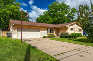 1018 28th St, La Crosse, WI 54601 - Photo 1