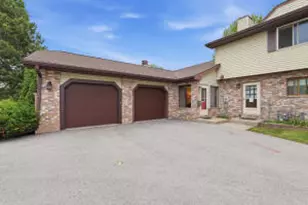 892 Bishop Ct, Fond du Lac, WI 54935 - Photo 1