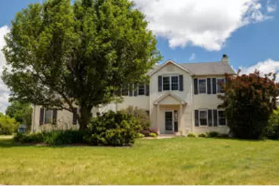 934  Cascade Cir, Hartford, WI 53027 - Photo 1