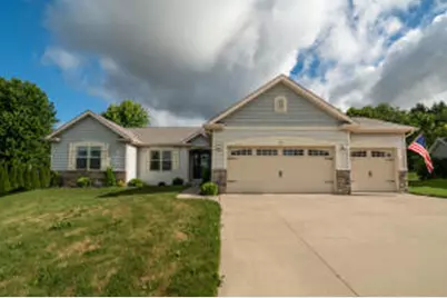 333  Nature Pl, Johnson Creek, WI 53038 - Photo 1