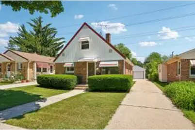 5740 N Dexter Ave, Glendale, WI 53209 - Photo 1