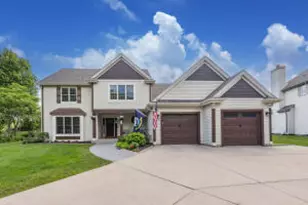 309 Woodlands Ct, Hartland, WI 53029 - Photo 1