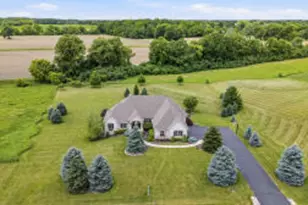 12575 N Hawks Glen Ct, Mequon, WI 53097 - Photo 1
