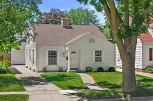 4823 N Hollywood Ave, Whitefish Bay, WI 53217 - Photo 1