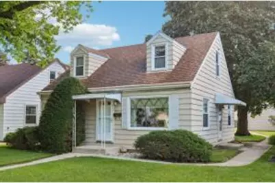 2546 S 99th St, West Allis, WI 53227 - Photo 1