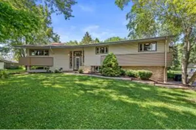 W274S4153  Timber Trl, Waukesha, WI 53189 - Photo 1