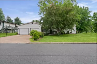 4016  Mary Dr, Onalaska, WI 54650 - Photo 1