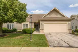 5394 S Butterfield Way, Greenfield, WI 53221 - Photo 1
