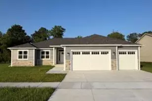 4801 Piper Ln, Racine, WI 53403 - Photo 1
