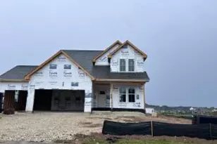 270 Bayberry Ln, Grafton, WI 53024 - Photo 1