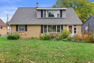 2728 N Carlton Pl, Milwaukee, WI 53210 - Photo 1