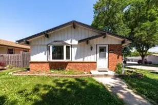3490 E Van Beck Ave, Saint Francis, WI 53235 - Photo 1