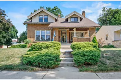 4834 W Wisconsin Ave, Milwaukee, WI 53208 - Photo 1