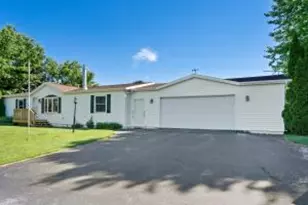 220 N Packer Dr, Francis Creek, WI 54220 - Photo 1