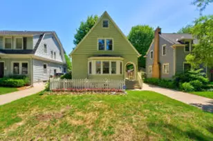 5532 N Lydell Ave, Whitefish Bay, WI 53217 - Photo 1