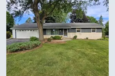 W225N8303  Longview Dr, Lisbon, WI 53089 - Photo 1