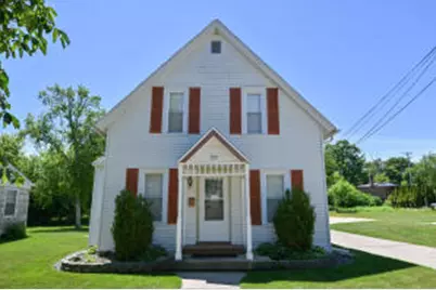 215 W Chestnut St, Port Washington, WI 53074 - Photo 1