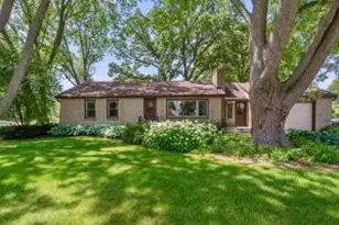 5375 S Tuckaway Dr, Greenfield, WI 53221 - Photo 1