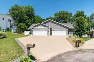 1023 Lincoln St, Onalaska, WI 54650 - Photo 1