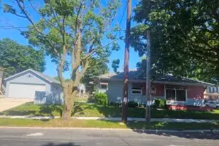 1714 Madison St, Manitowoc, WI 54220 - Photo 1