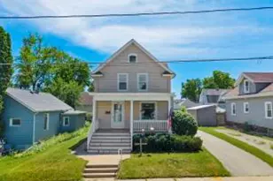 809 E Cady St, Watertown, WI 53094 - Photo 1
