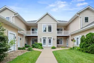 W398N5953 Autumn Woods Dr, Oconomowoc, WI 53066 - Photo 1