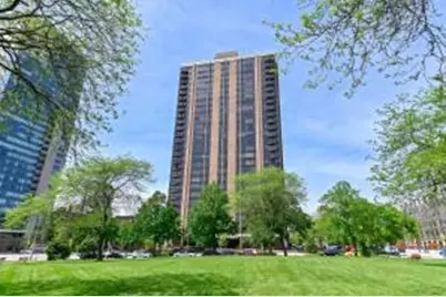 929 N Astor St, Milwaukee, WI 53202 - Photo 1