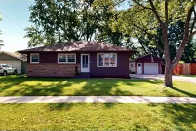 927  Peterson St, Fort Atkinson, WI 53538 - Photo 1
