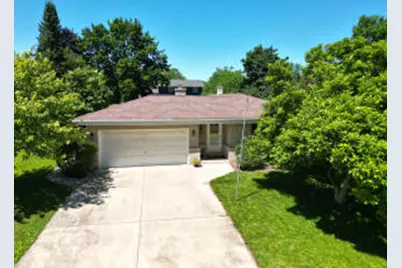 10520 W Monastery Dr, Franklin, WI 53132 - Photo 1