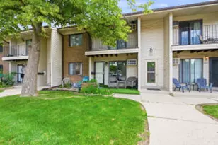 1646 S Carriage Ln, New Berlin, WI 53151 - Photo 1