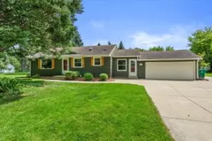 N64W14161 Lincoln Ln, Menomonee Falls, WI 53051 - Photo 1