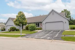 W178N9858 Riversbend Circle, Germantown, WI 53022 - Photo 1