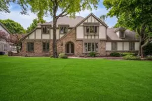 3 Maplewood Ct, Racine, WI 53402 - Photo 1