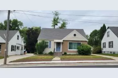 312  Washington Ave, Fredonia, WI 53021 - Photo 1
