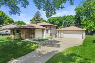1826 Dewitt Ct, Waukesha, WI 53186 - Photo 1