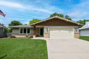 300 E Parkway Estates Dr, Oak Creek, WI 53154 - Photo 1