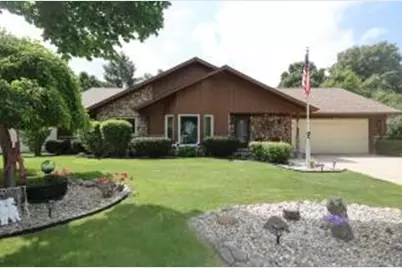 8035 W Bruss Ln, Franklin, WI 53132 - Photo 1
