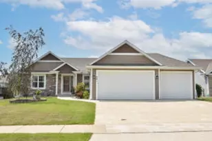 241 Silver Fox Dr, Kewaskum, WI 53040 - Photo 1