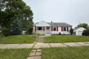 7501 W Vienna Ct, Milwaukee, WI 53216 - Photo 1