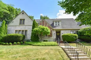 8525 Ravenswood Cir, Wauwatosa, WI 53226 - Photo 1